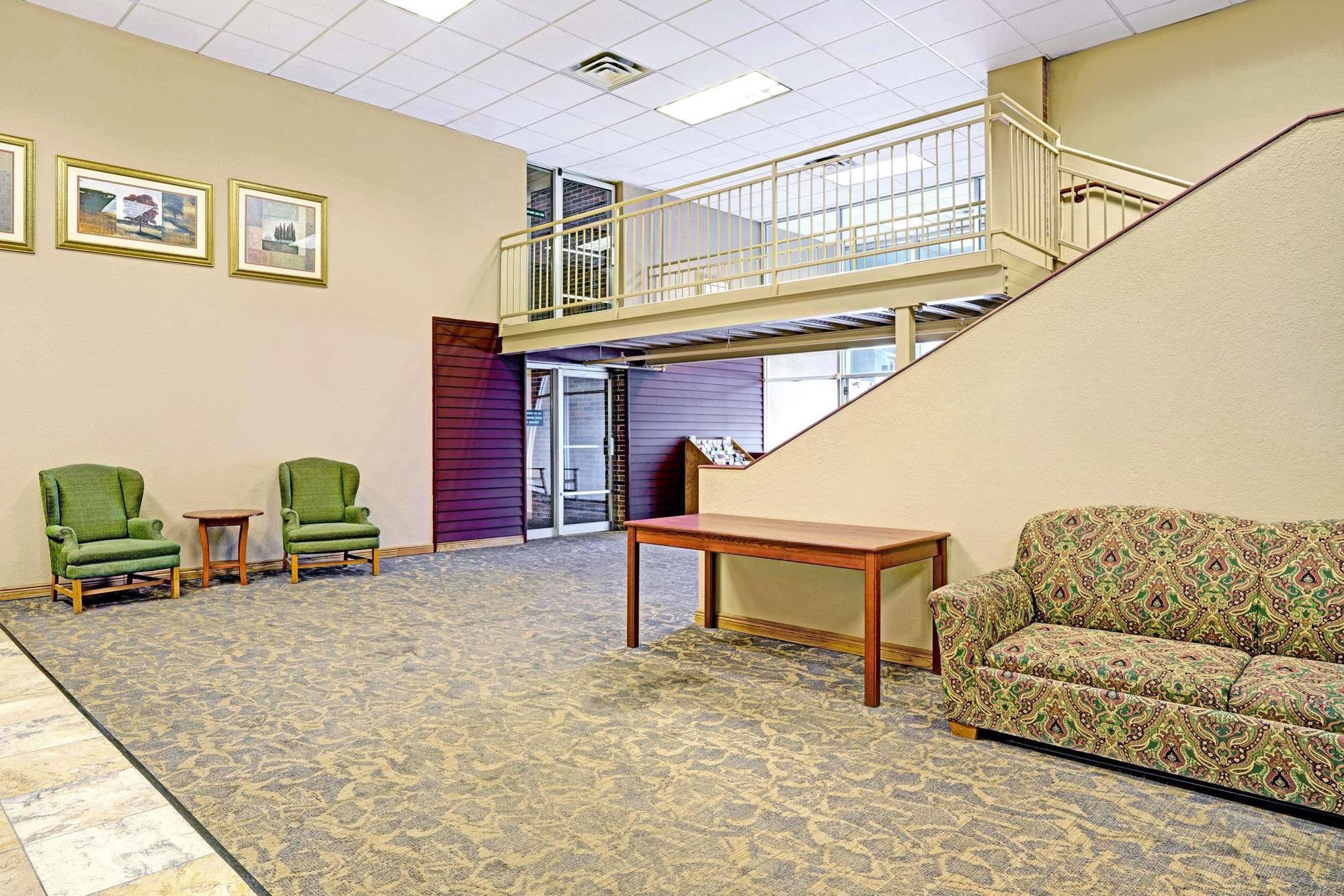 Days Inn By Wyndham Bloomington West Bagian luar foto